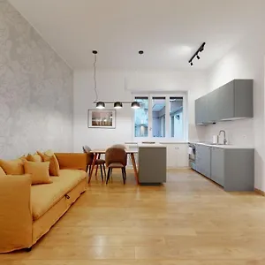 Appartement Sahi - Dei Dell'olimpo Porta Romana, Milan